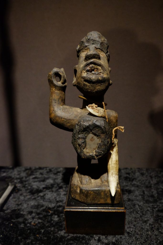 Yombe figure 22cm