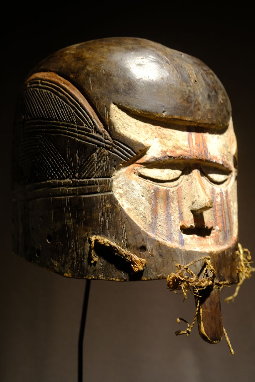 FXE48360 african art Suku mask