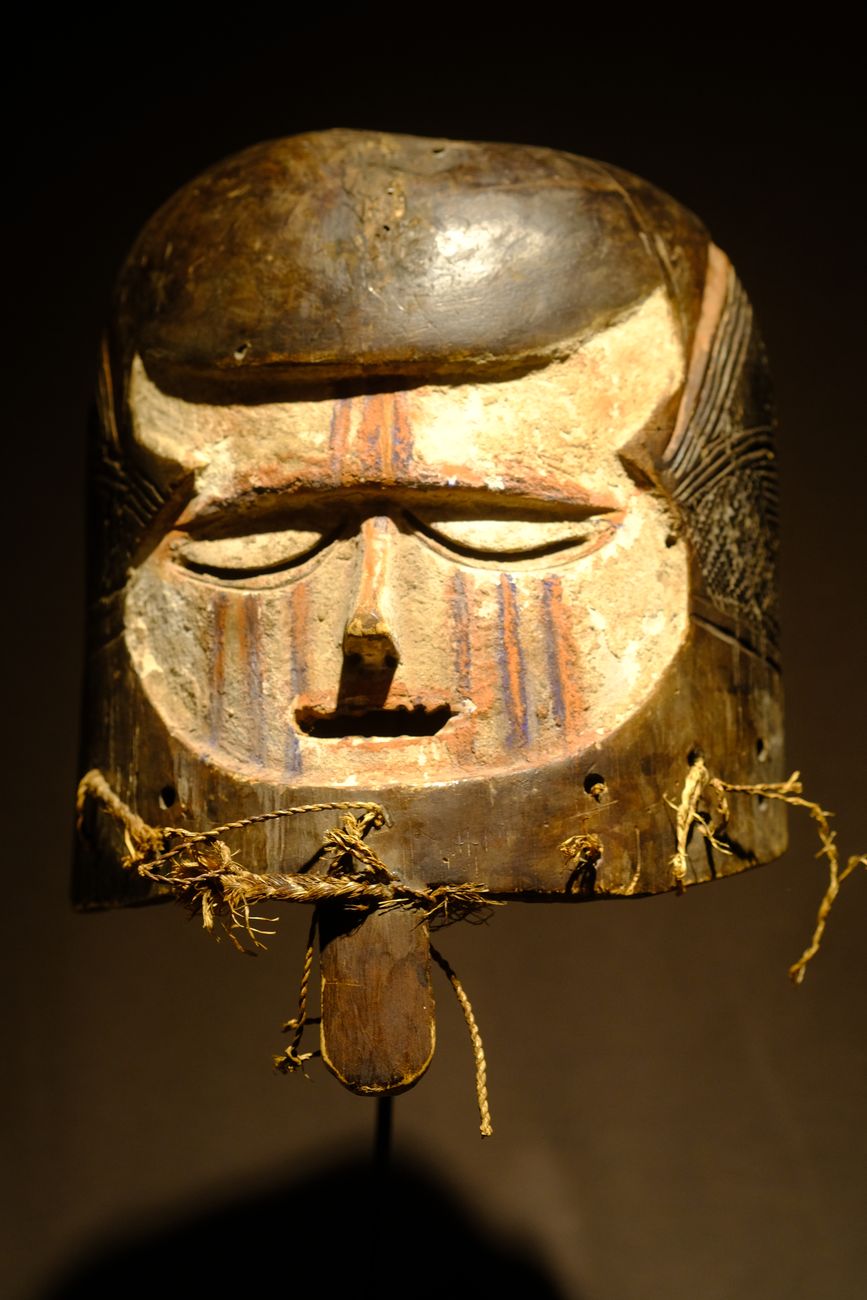 FXE48361 african art Suku mask