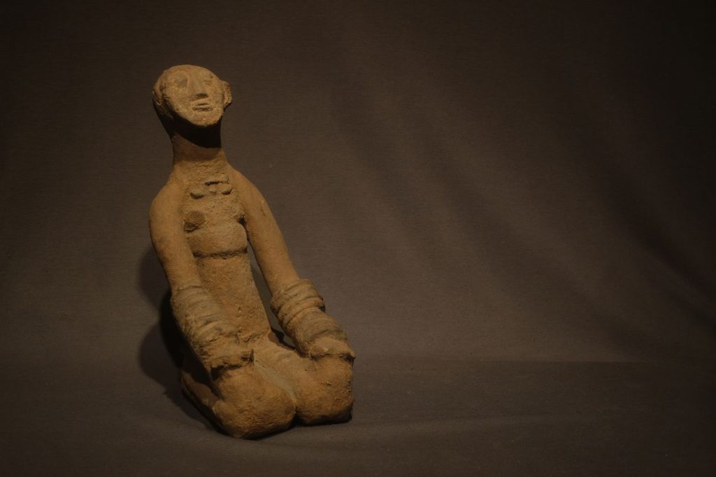 Bankoni seated figure African Art
