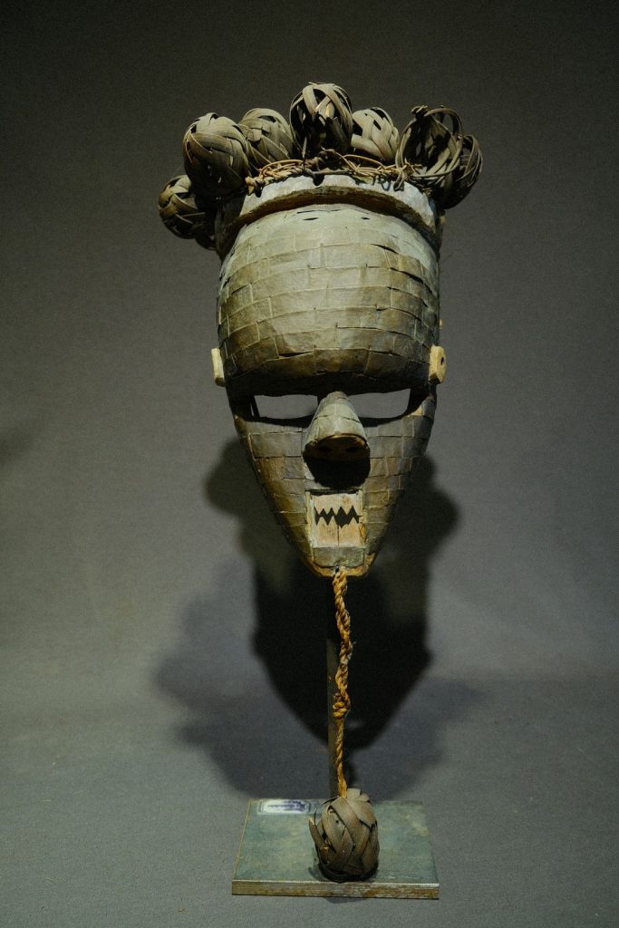 Salampasu mask