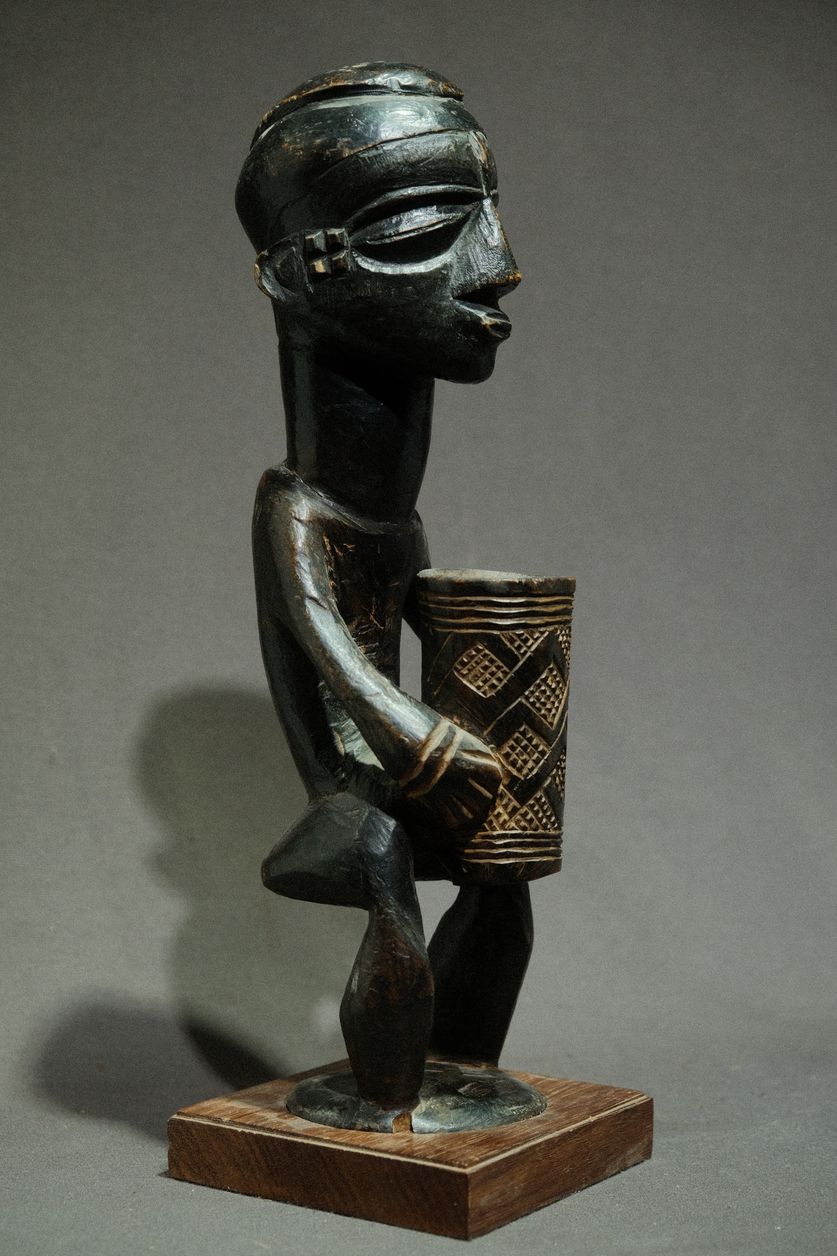 FXE41704African Art W